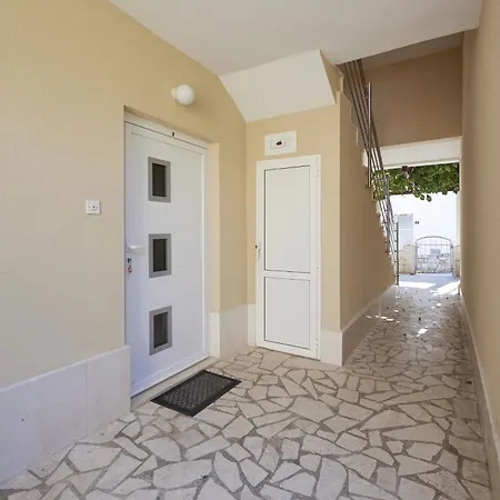 Mavarstica 17803f Apartman *
