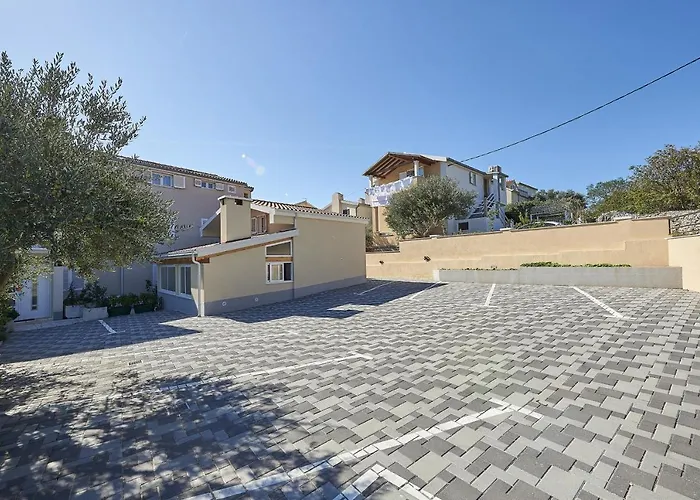 公寓 Mavarstica 17803f 特罗吉尔